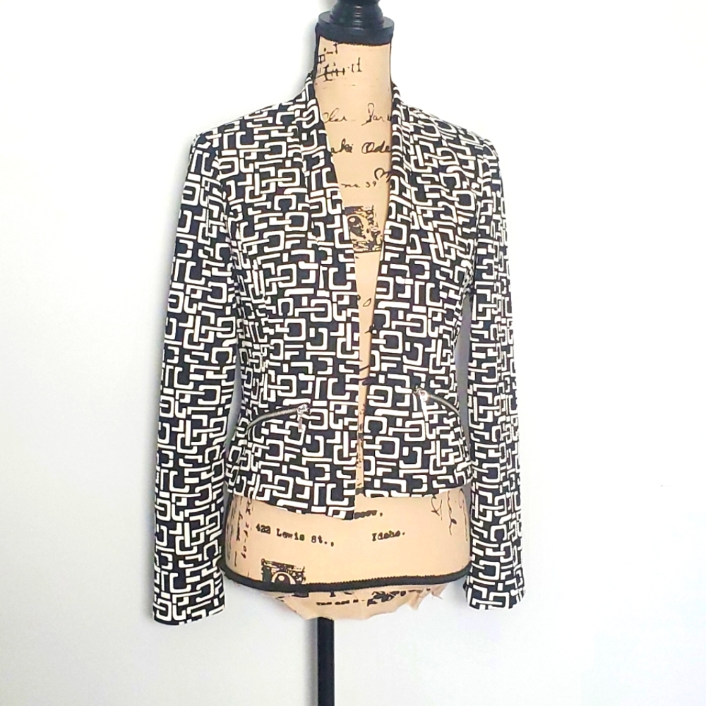 Roz and Ali long sleeve short open jacket